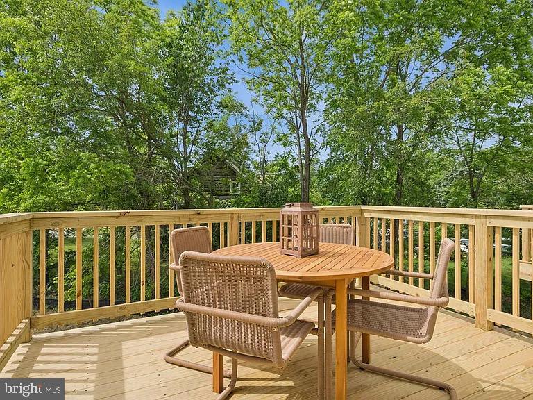 54 Silverbell Ave Property Photo 11