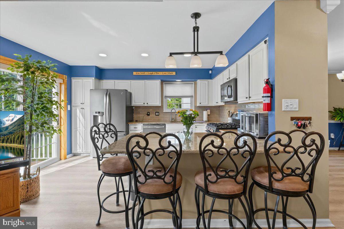 19 Augusta Ln Property Photo 5