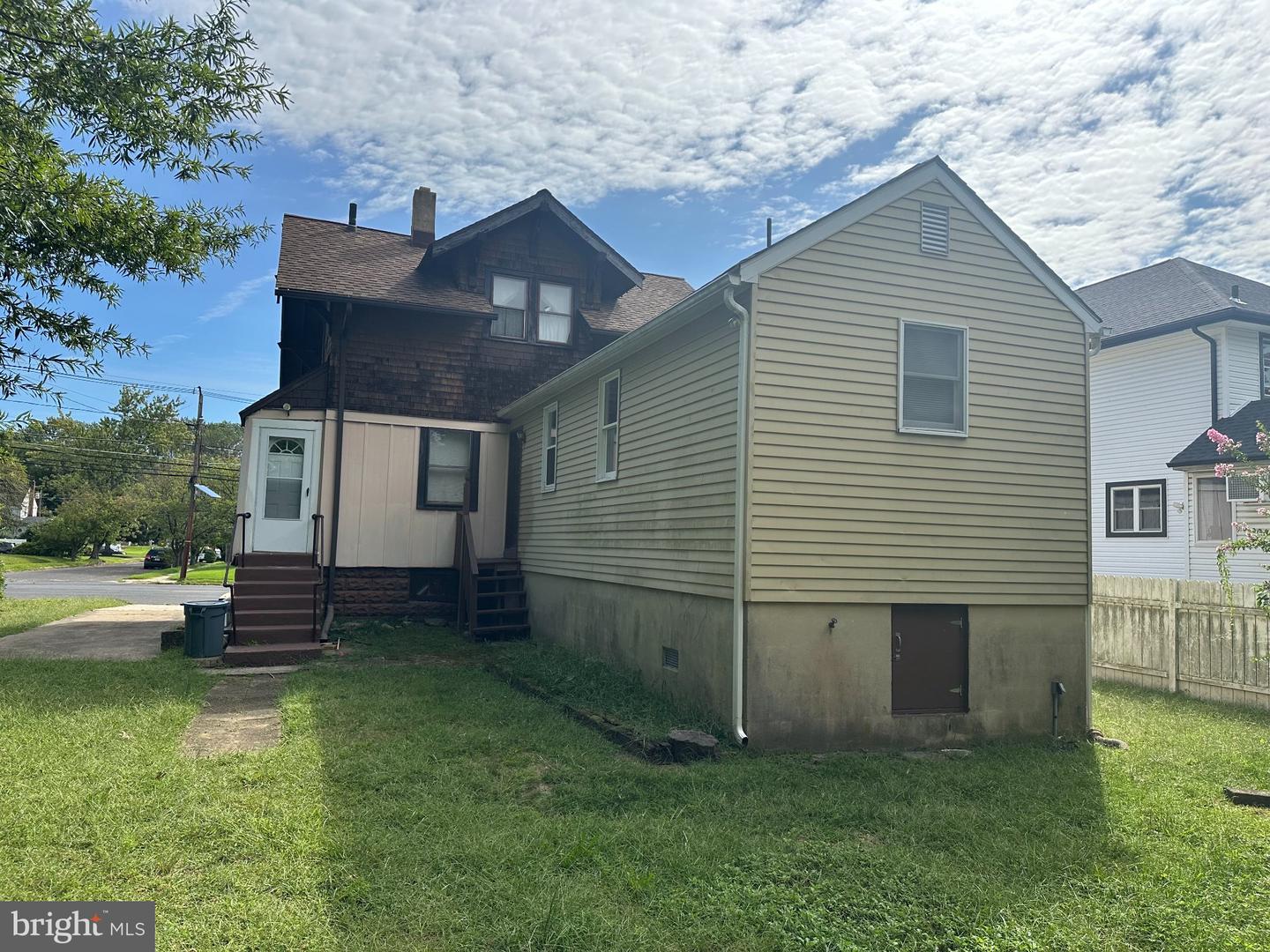 4803 Lexington Ave Property Photo 4