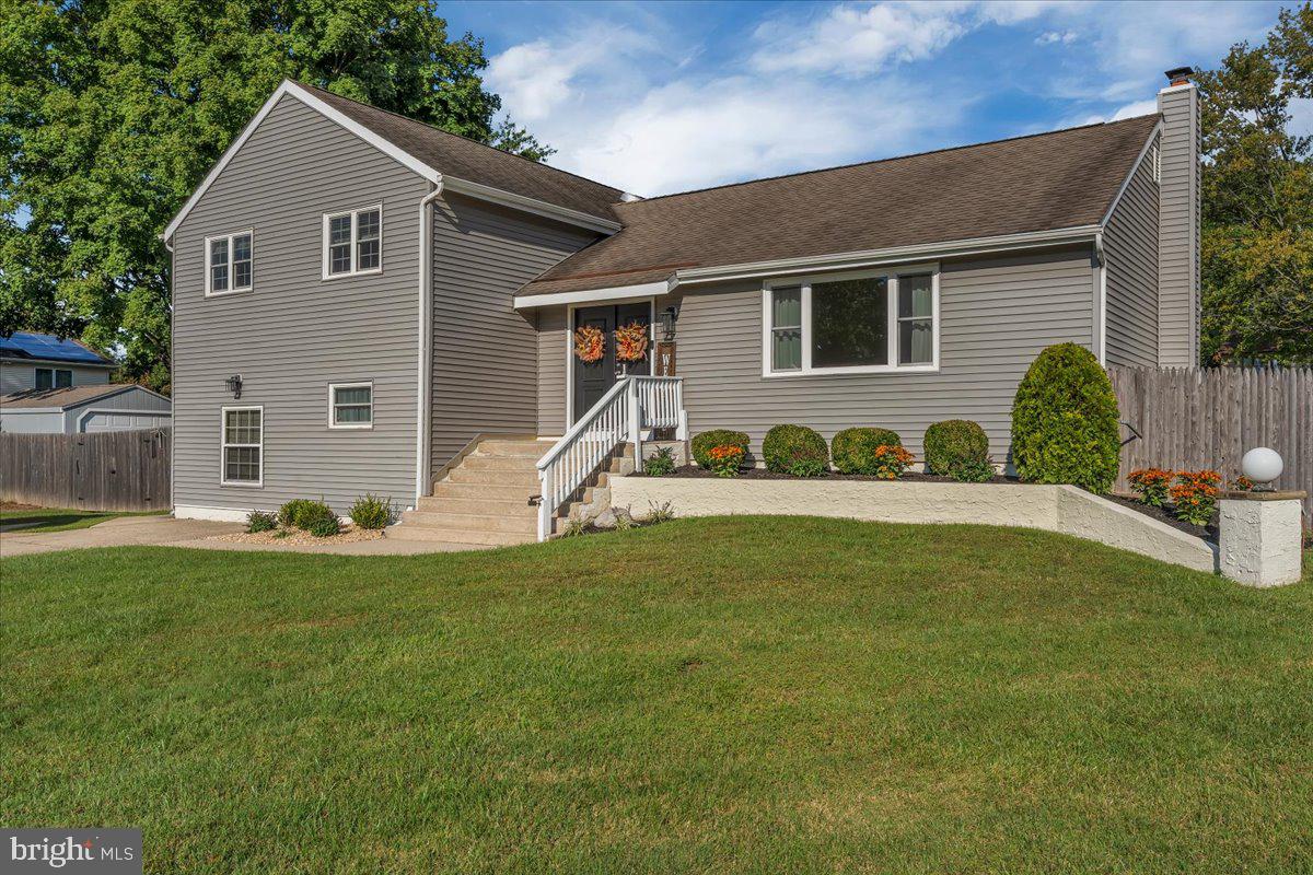 7 Surrey Ct Property Photo 2