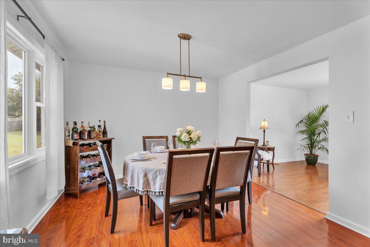 7 Surrey Ct Property Photo 4