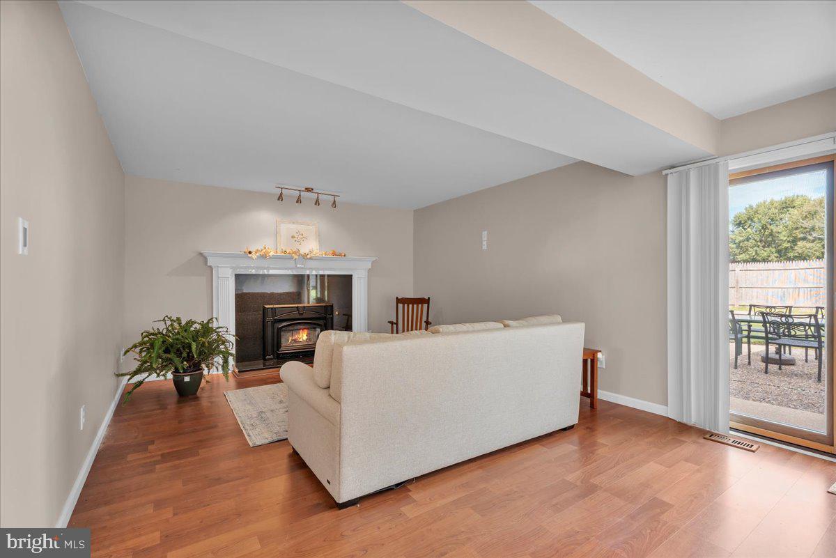 7 Surrey Ct Property Photo 9