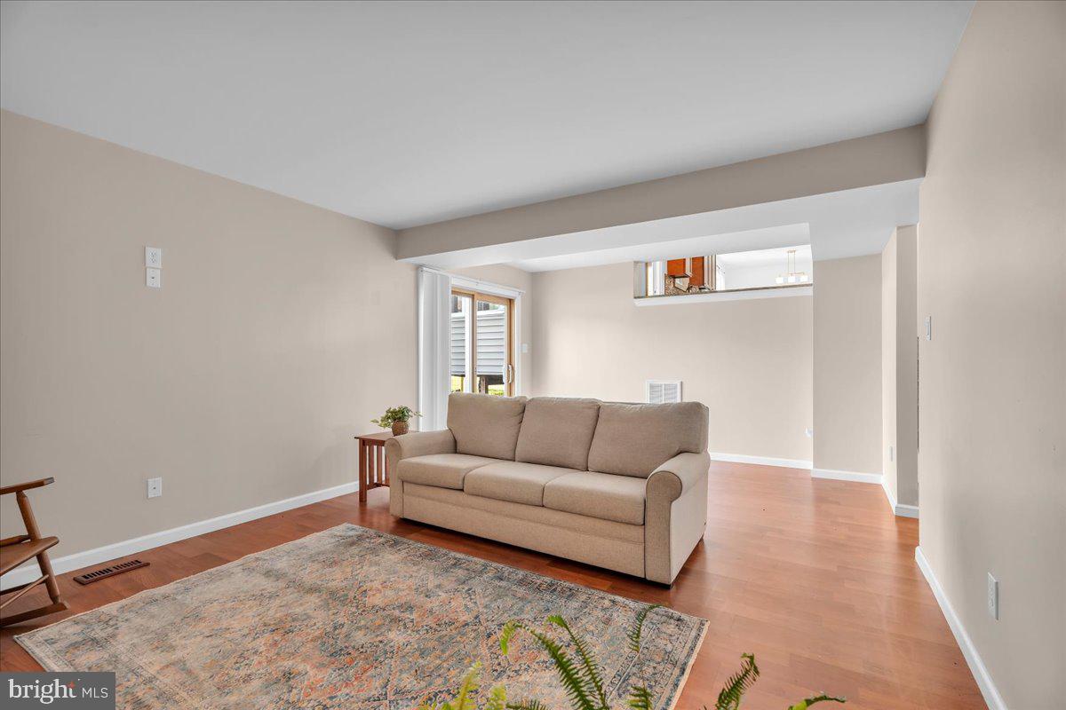 7 Surrey Ct Property Photo 10