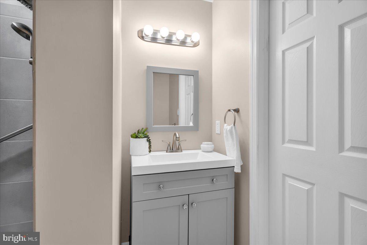 7 Surrey Ct Property Photo 12