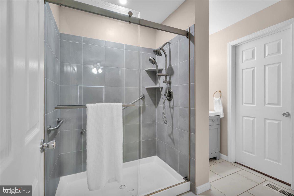 7 Surrey Ct Property Photo 13