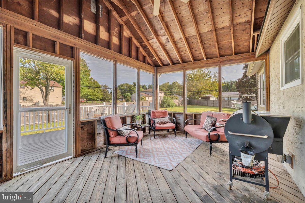 7 Surrey Ct Property Photo 22