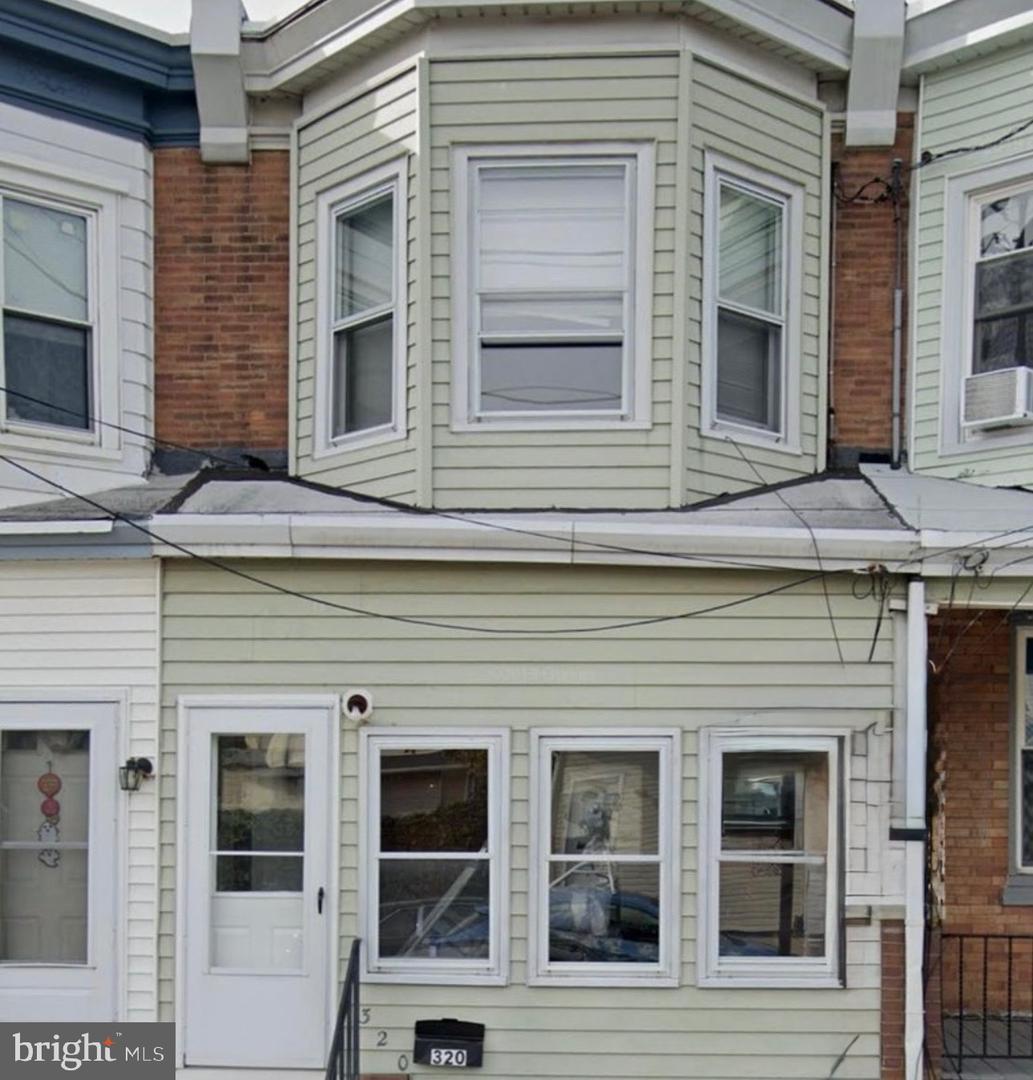 320 POWELL ST Property Photo 1