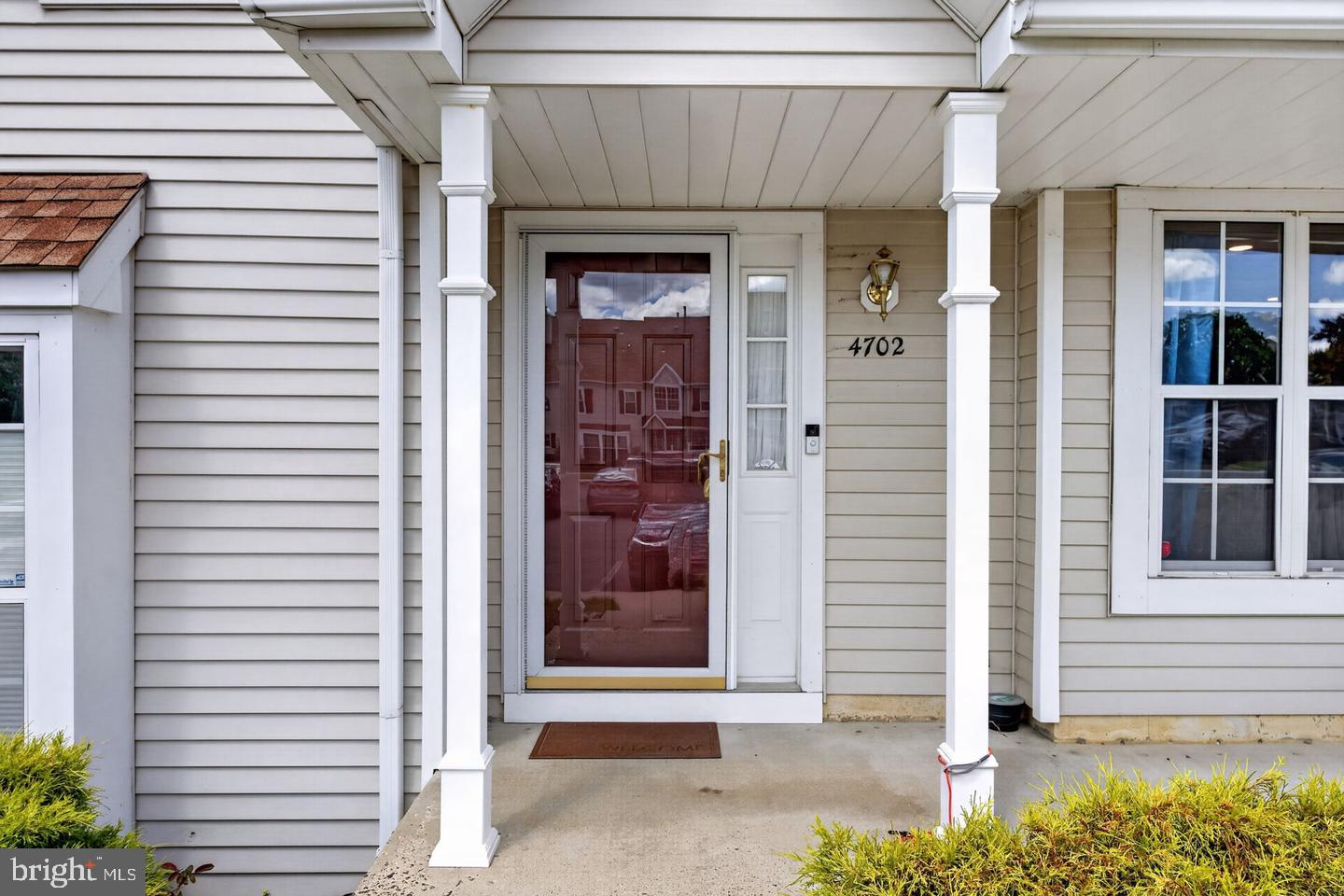 4702 Aberdeen Ln Property Photo 3
