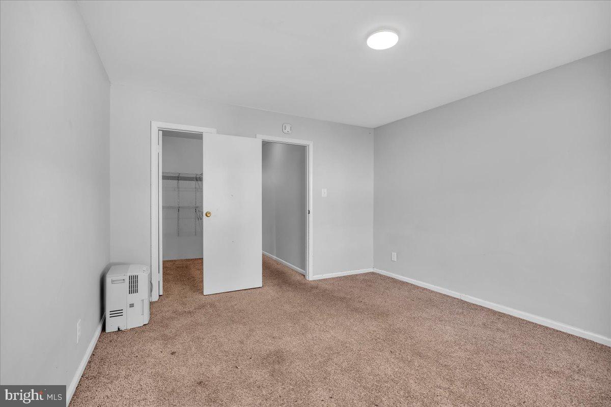 5 Heywood Ln Property Photo 18