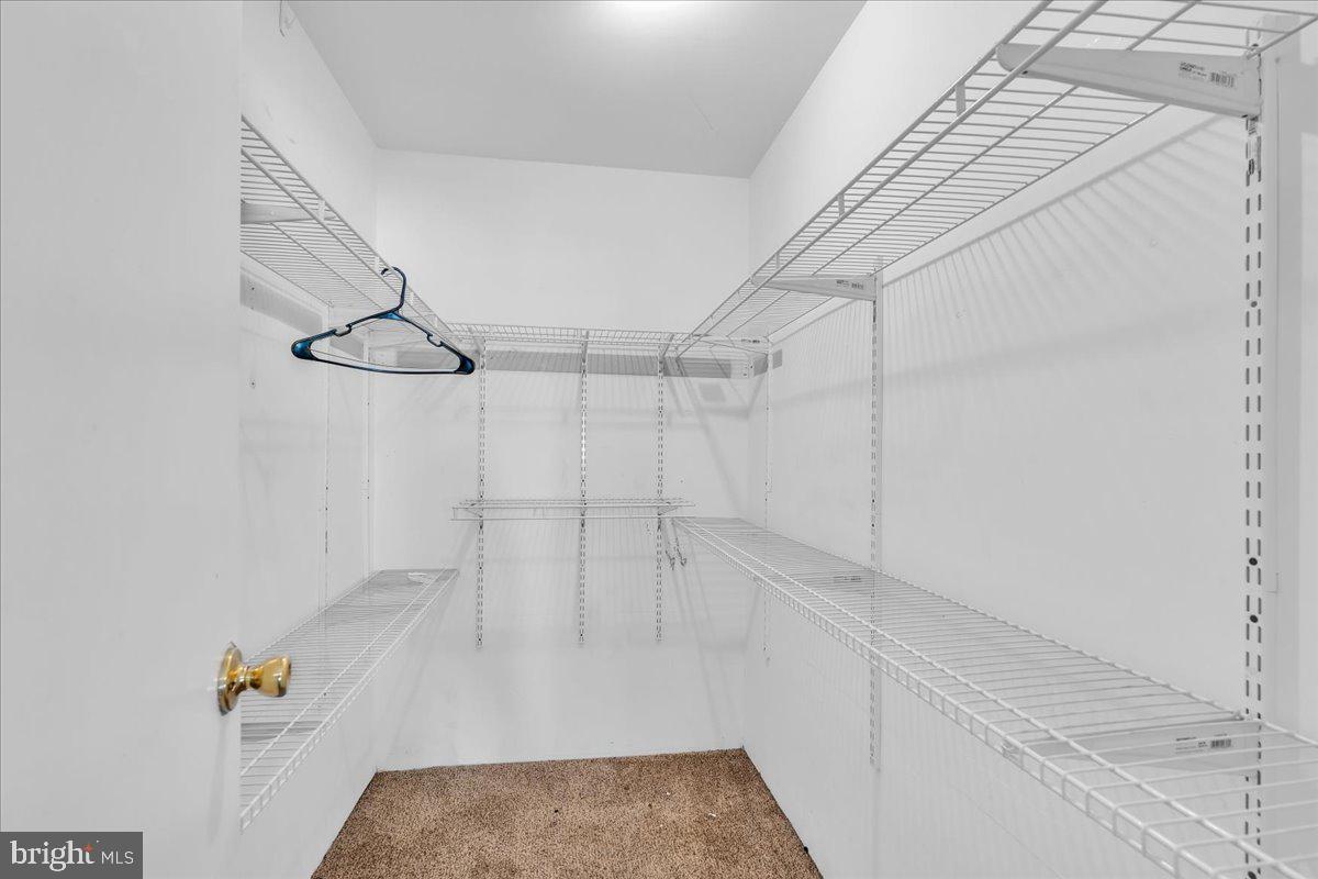 5 Heywood Ln Property Photo 19
