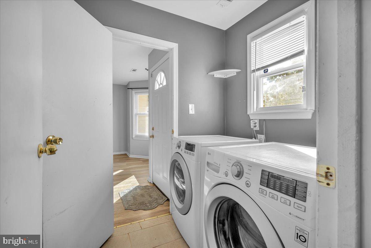 5 Heywood Ln Property Photo 20