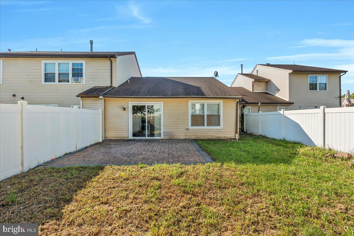 5 Heywood Ln Property Photo 22