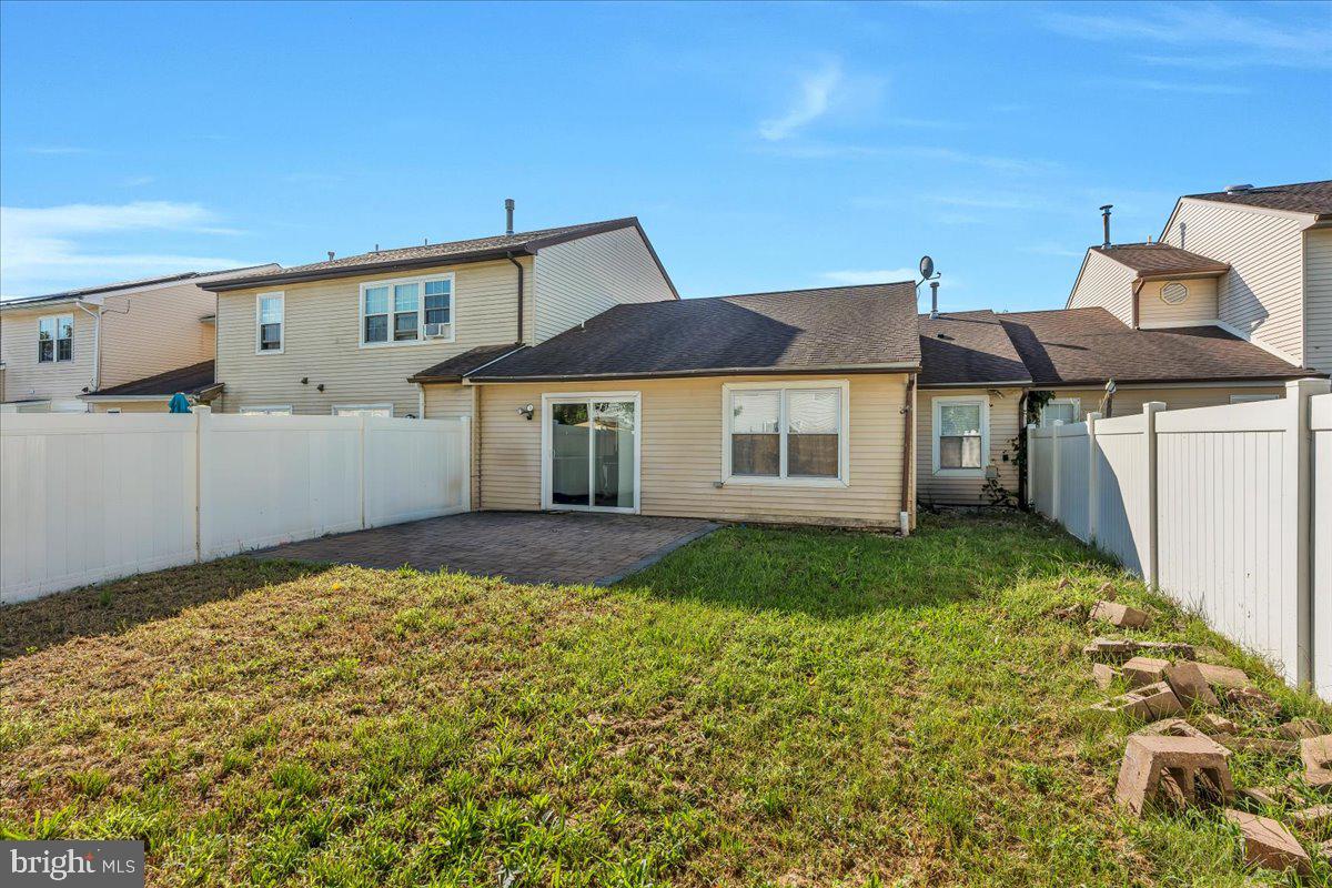 5 Heywood Ln Property Photo 23