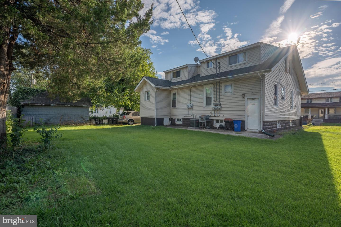 222 Cypress Ave Property Photo 4