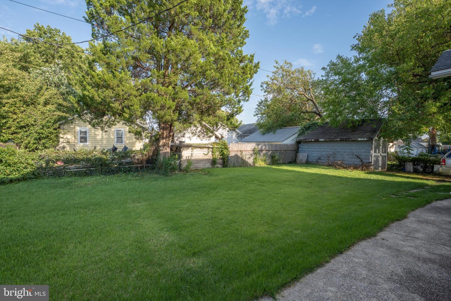 222 Cypress Ave Property Photo 6