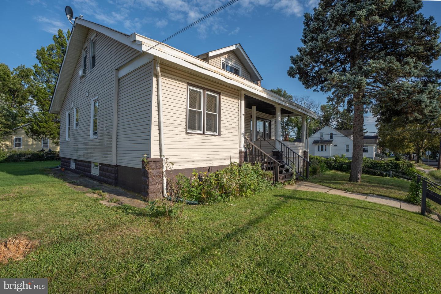 222 Cypress Ave Property Photo 7