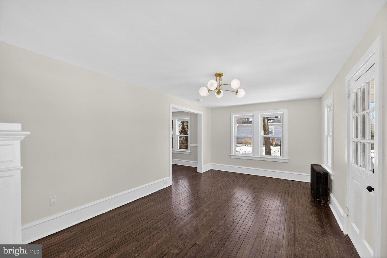 36 E Park Ave Property Photo 2