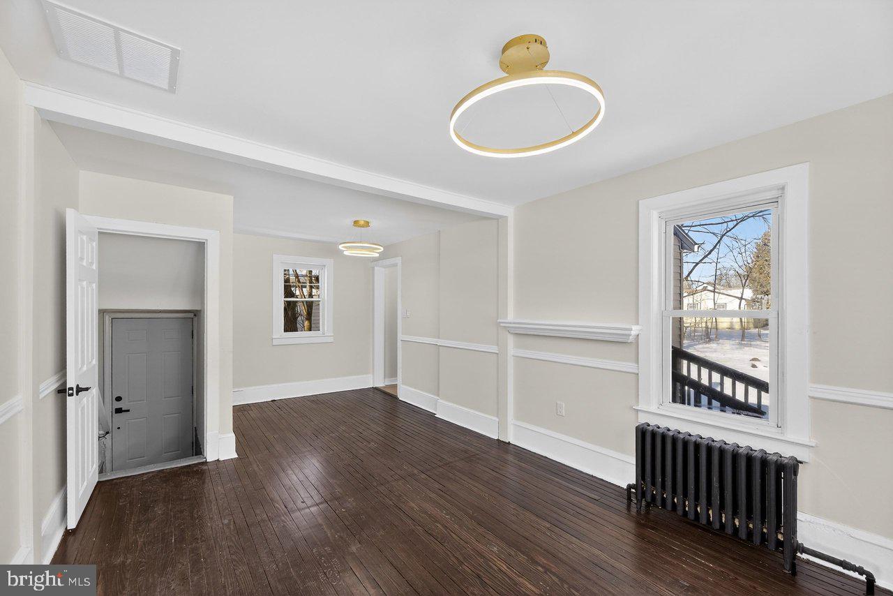 36 E Park Ave Property Photo 4