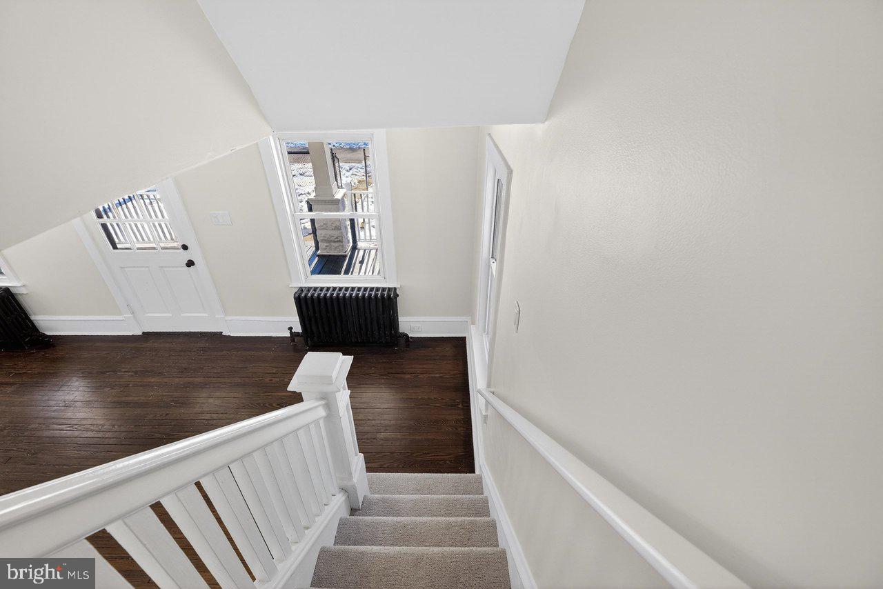 36 E Park Ave Property Photo 8