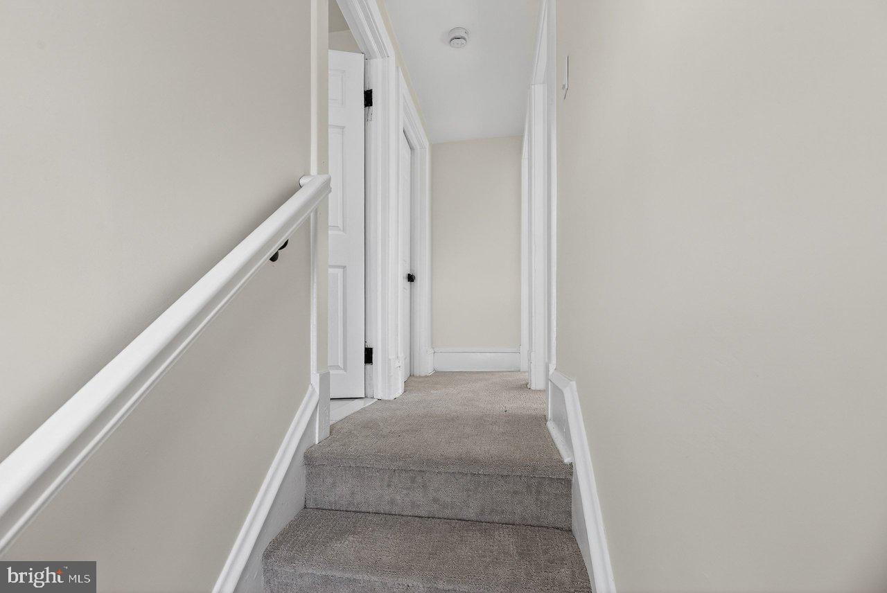 36 E Park Ave Property Photo 9