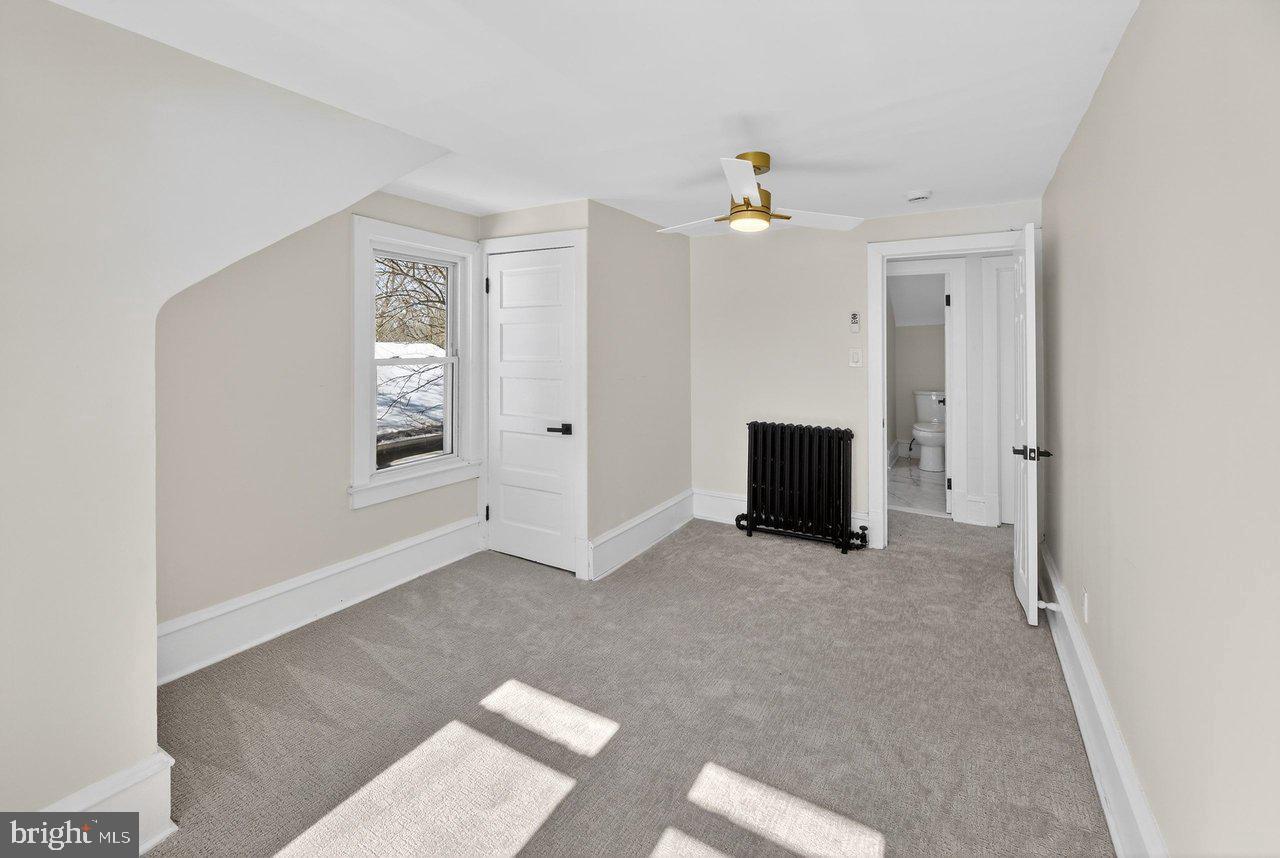 36 E Park Ave Property Photo 13