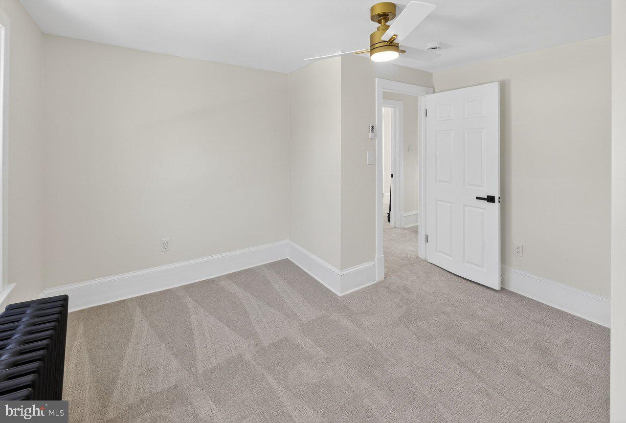 36 E Park Ave Property Photo 15