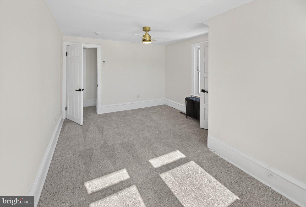 36 E Park Ave Property Photo 17