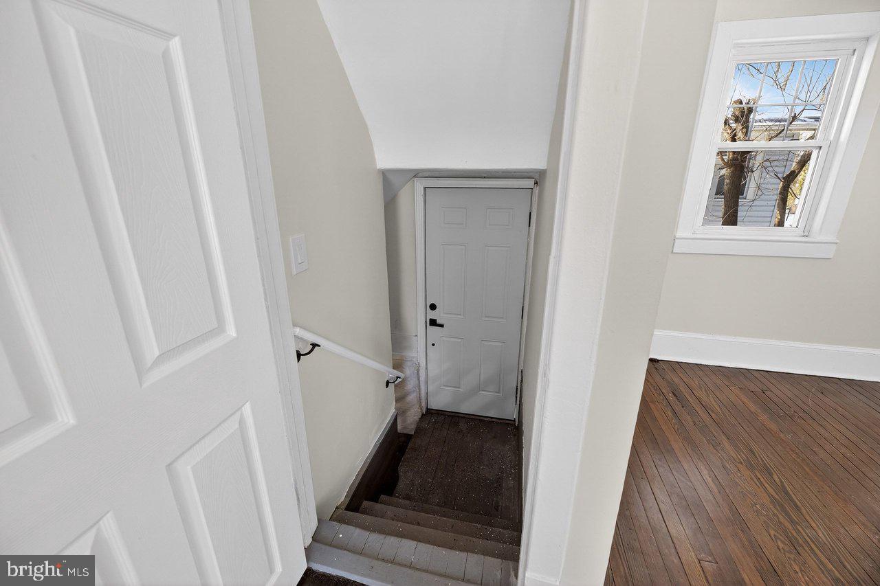 36 E Park Ave Property Photo 18