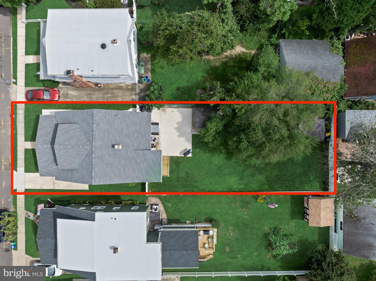 12 Moore Ave Property Photo 4
