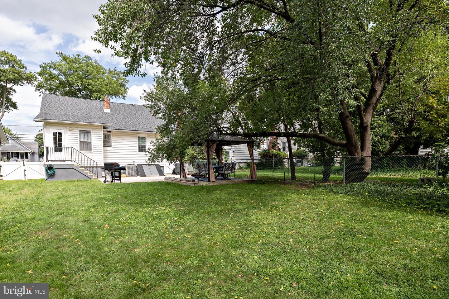 12 Moore Ave Property Photo 32