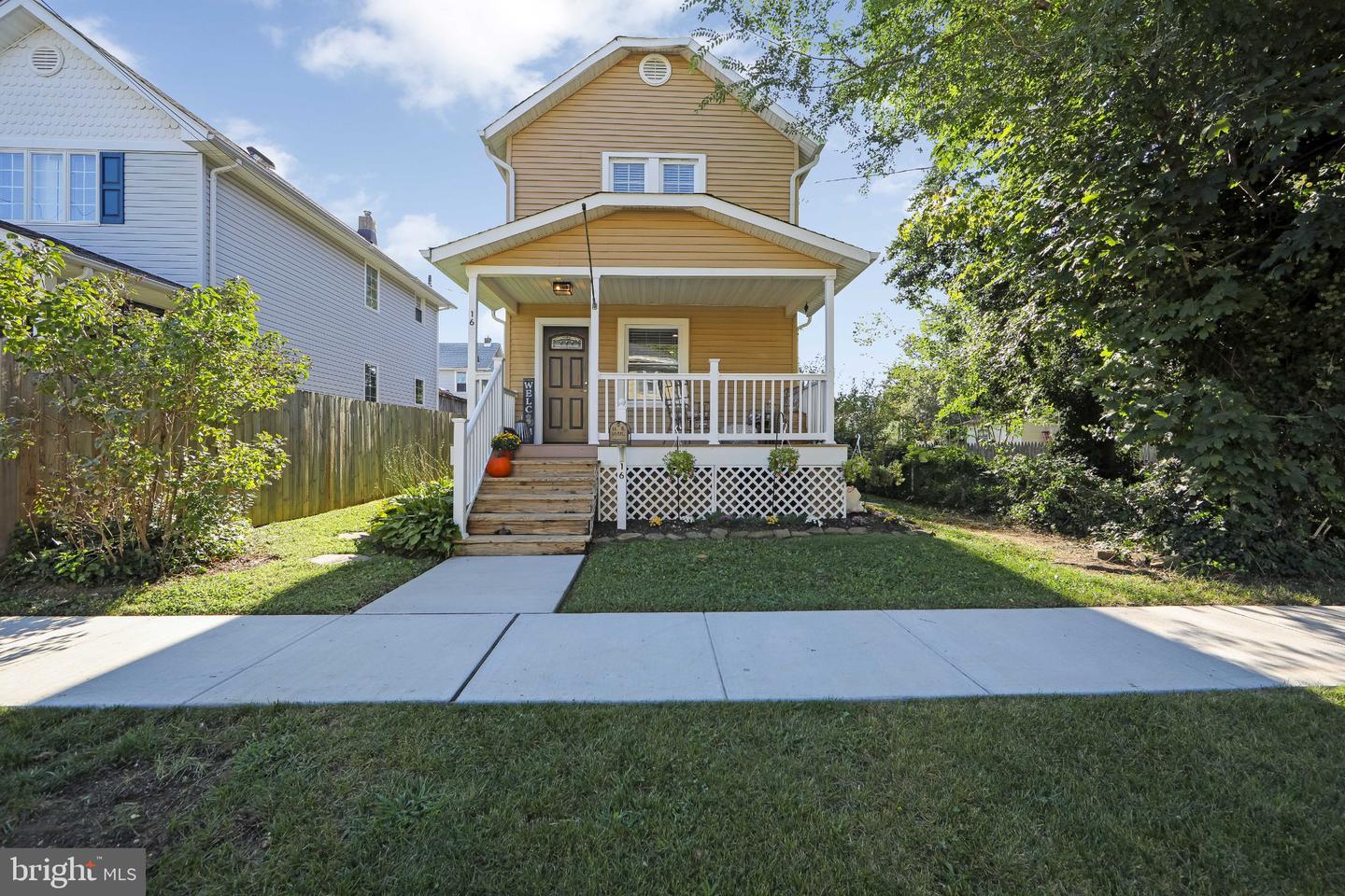 16 3rd St Property Photo 1