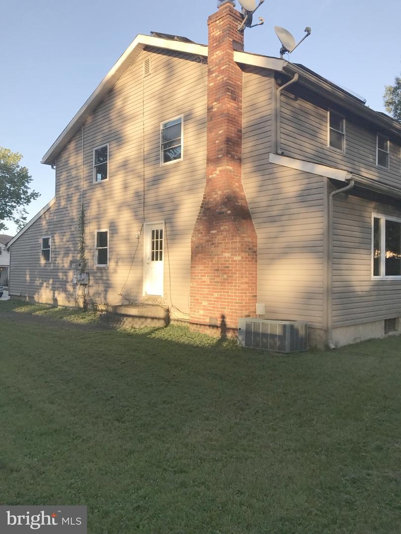 1688 Blue Jay Ln Property Photo 3