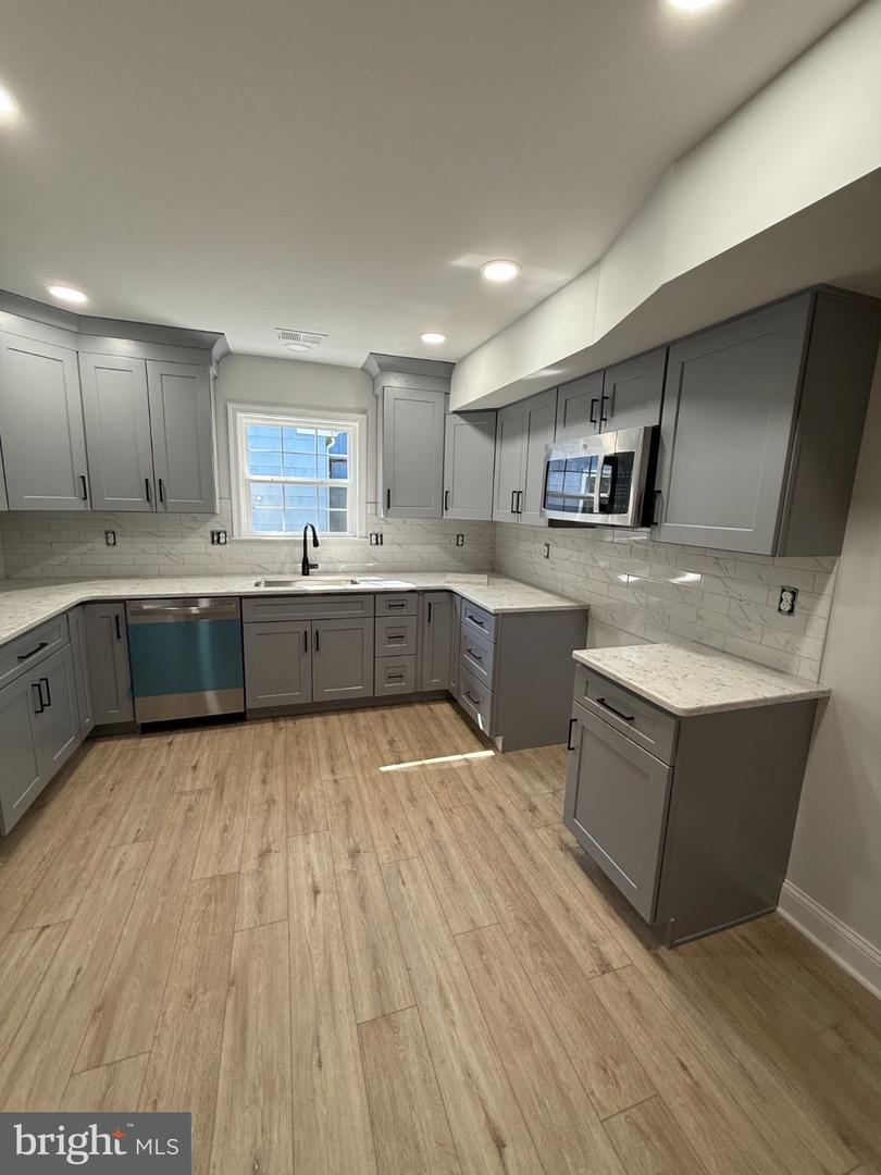 7017 Collins Ave Property Photo 1