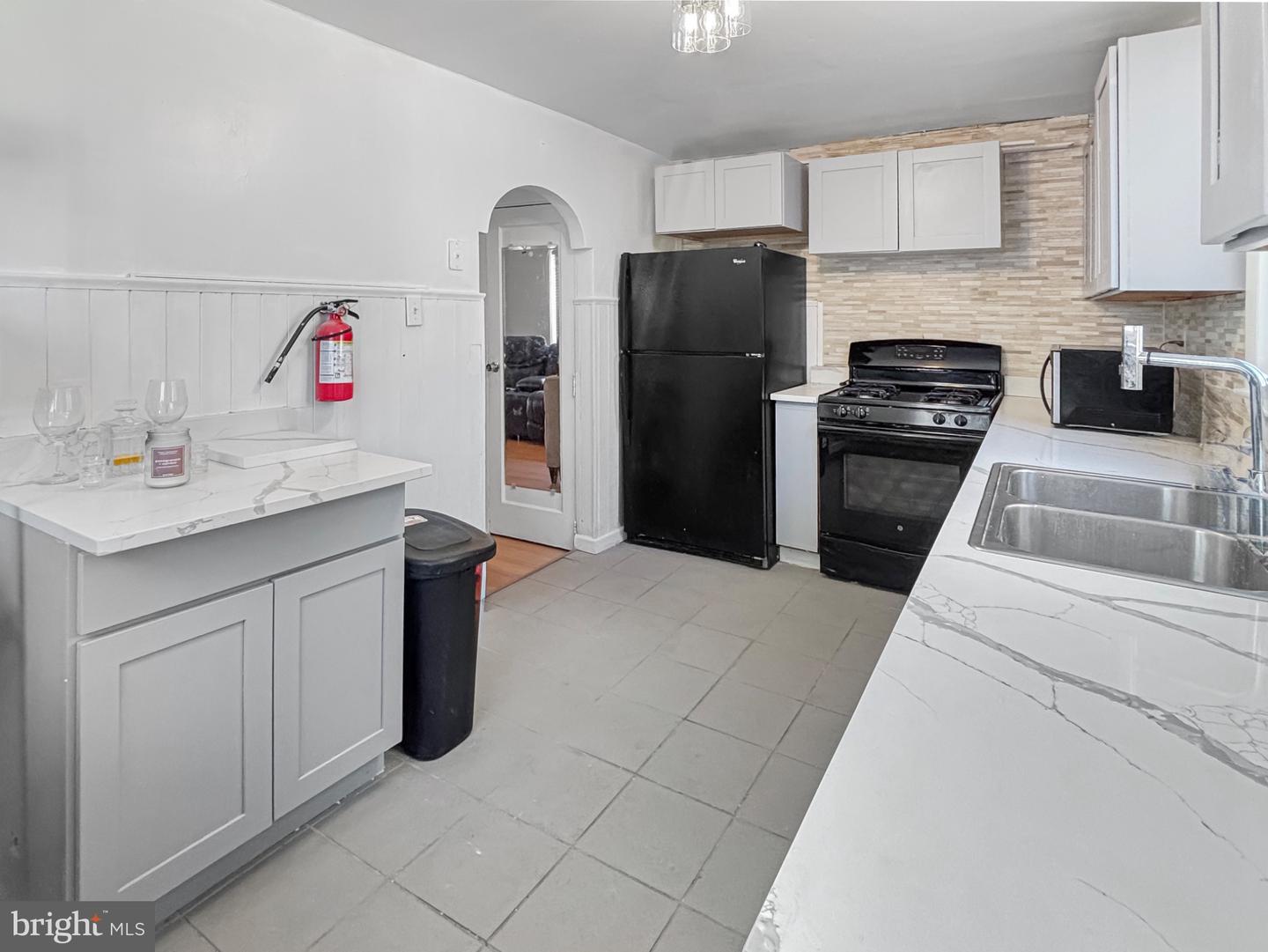 554 Springfield Ave Property Photo 4