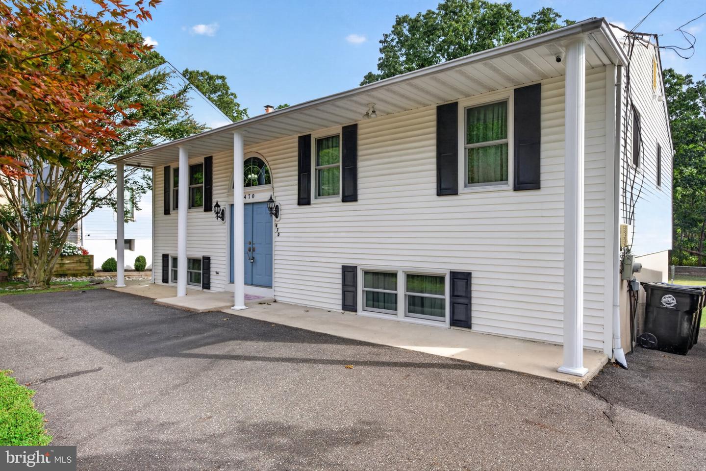470 1st St Property Photo 1