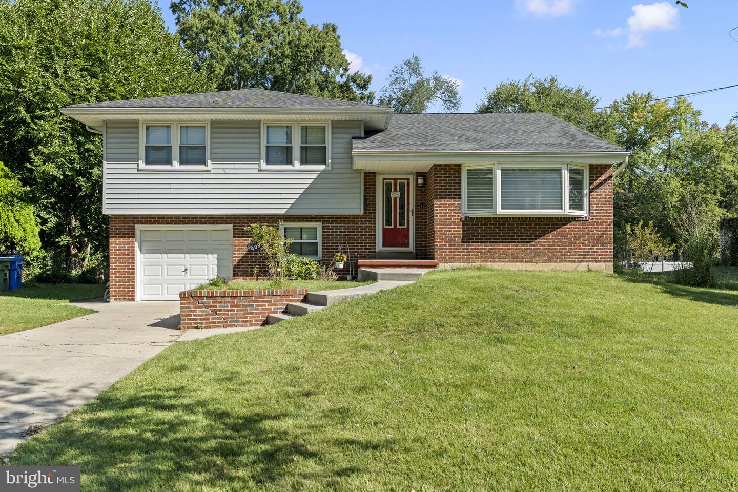409 BRADFORD RD Property Photo 1