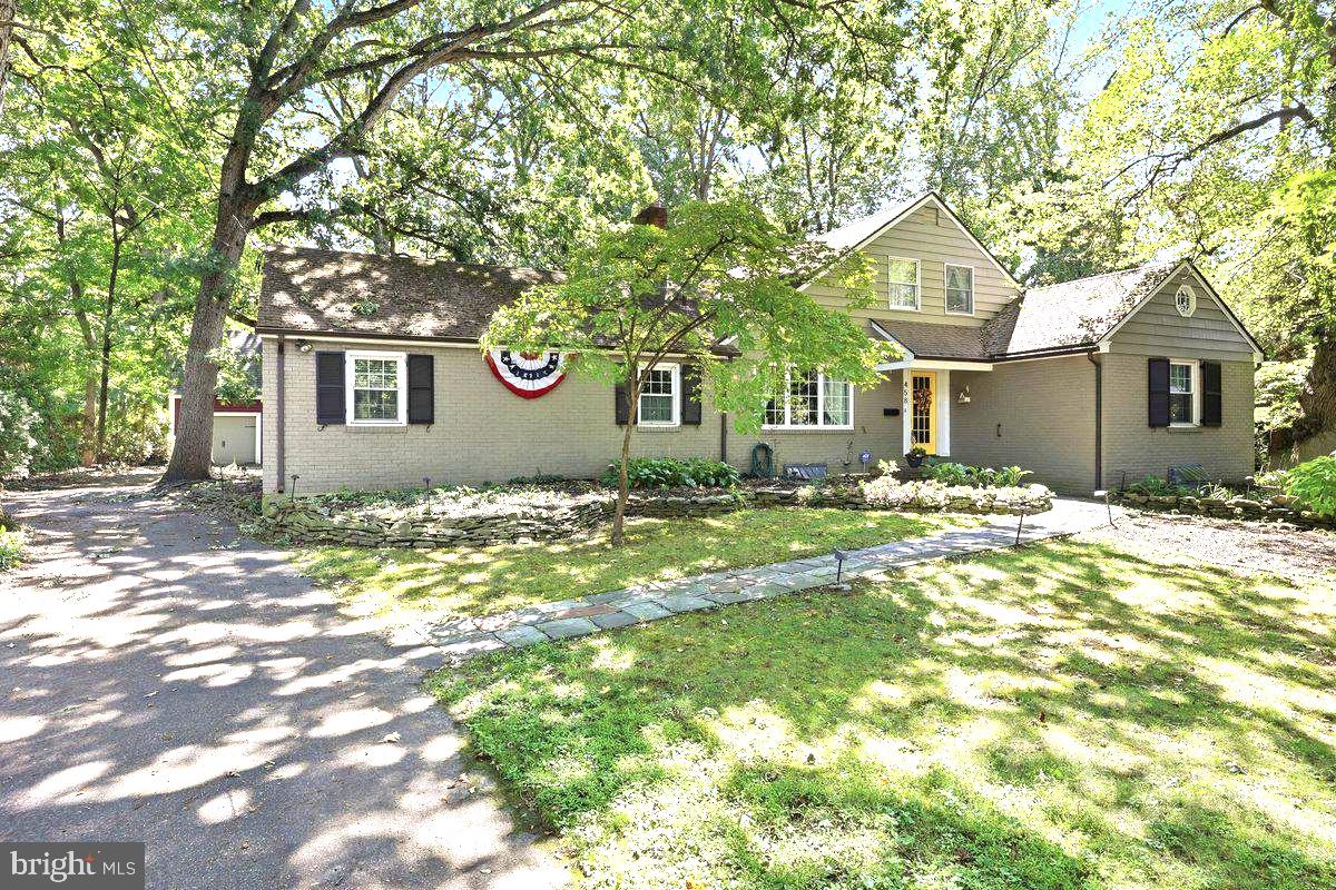 458 ELM AVE Property Photo 1