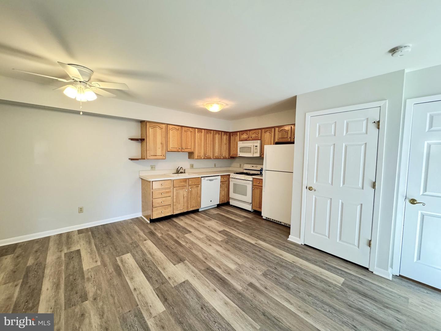 1326 Central Ave #b Property Photo 4
