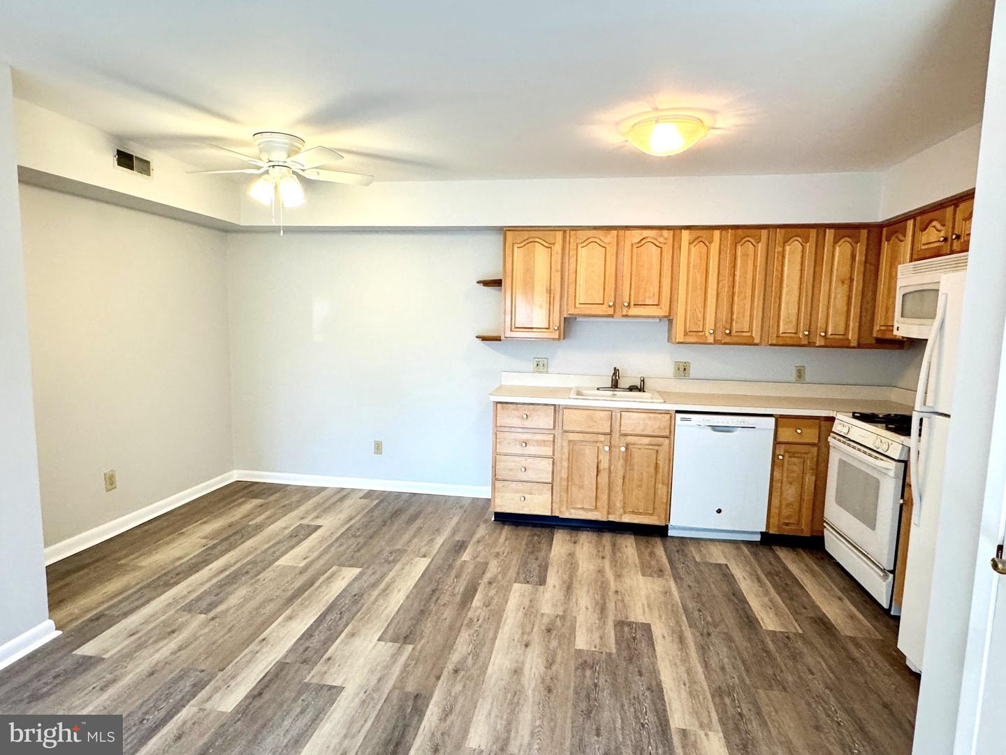 1326 Central Ave #b Property Photo 5