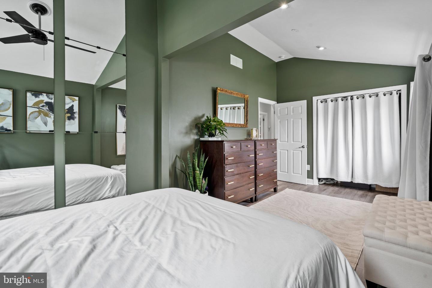 107 Hudson Ave Property Photo 11