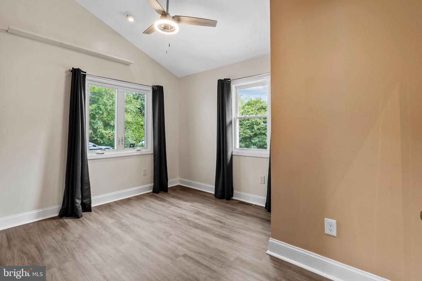 107 Hudson Ave Property Photo 13
