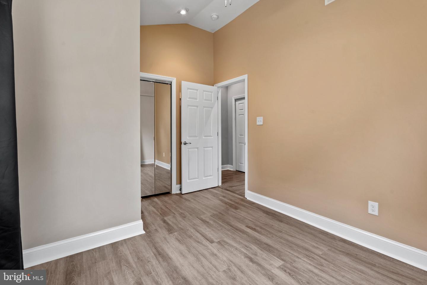 107 Hudson Ave Property Photo 14