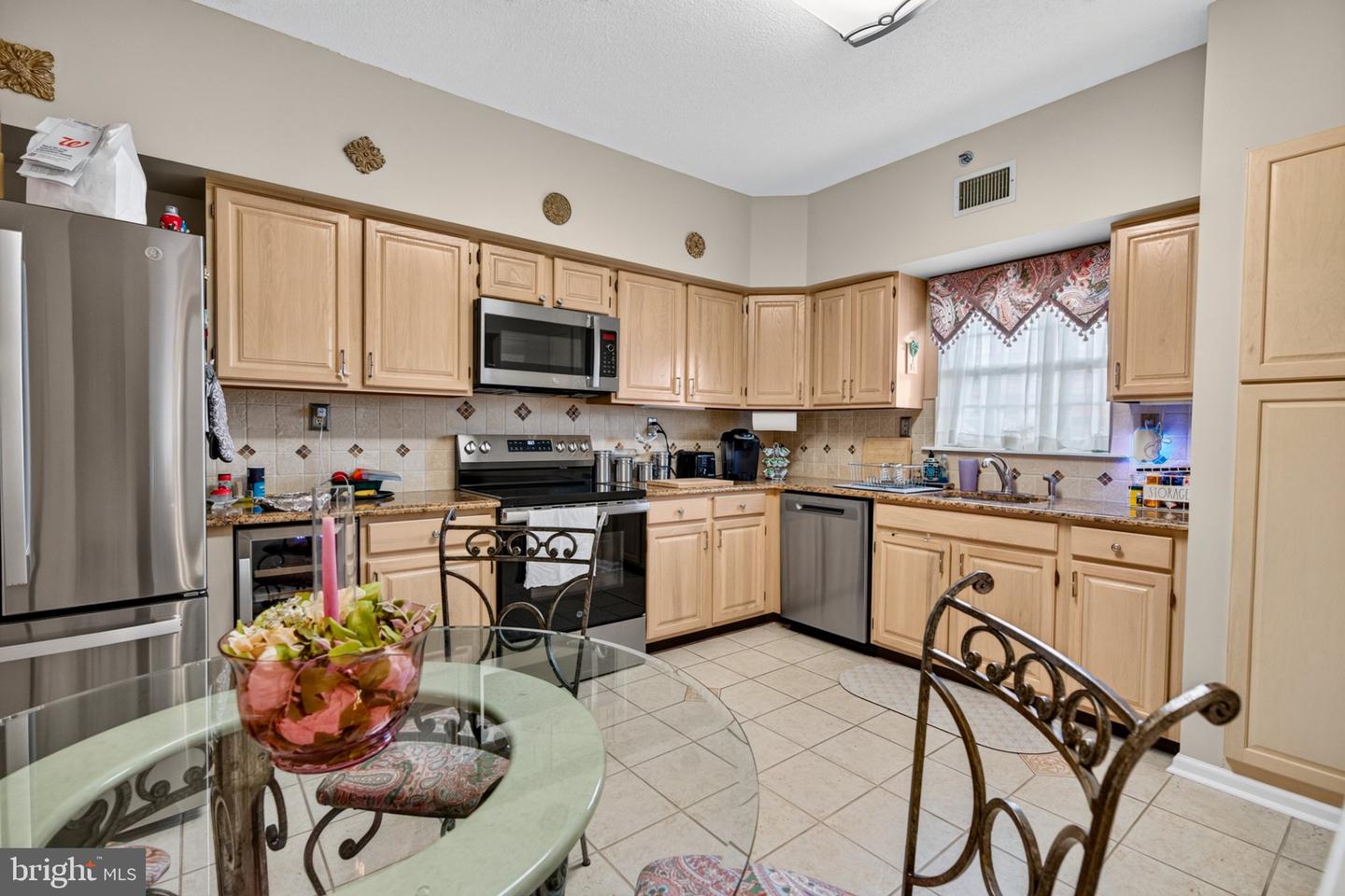6031 Main Property Photo 17