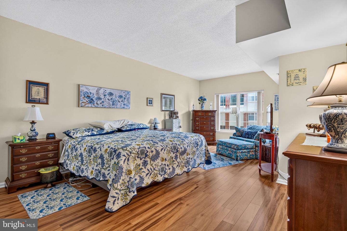 6031 Main Property Photo 22