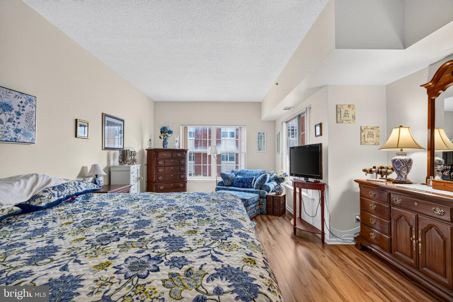 6031 Main Property Photo 23