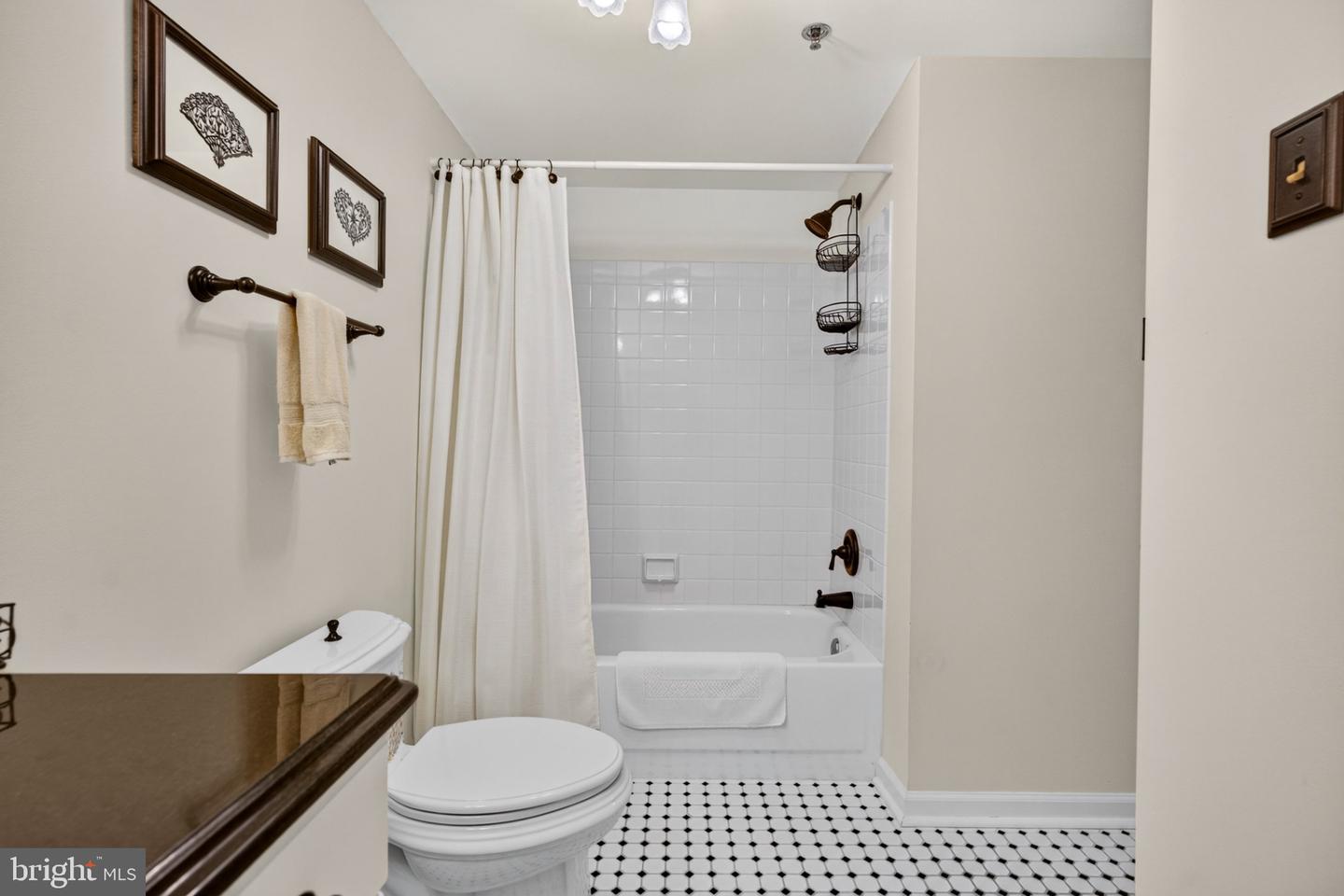 6031 Main Property Photo 31