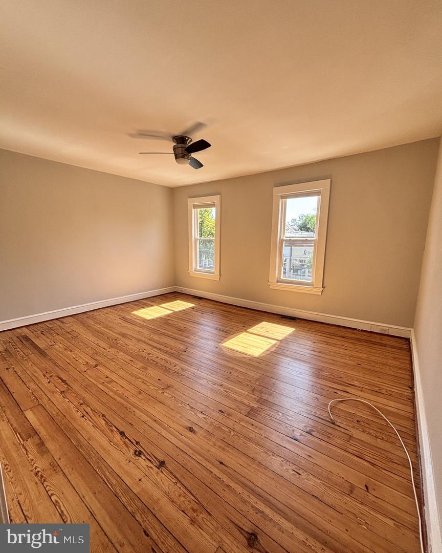 145 Kings Hwy E Property Photo 2