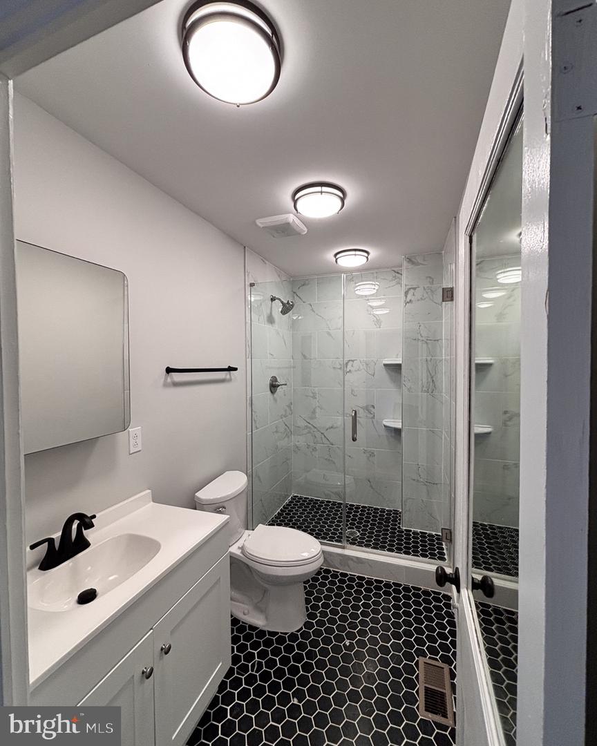 145 Kings Hwy E Property Photo 10