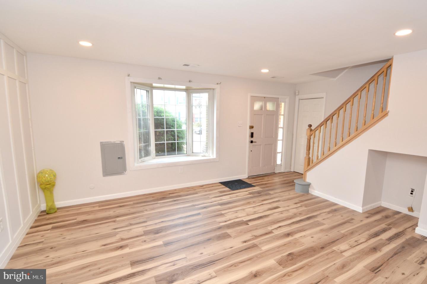 1826 Edgewood Pl Property Photo 2