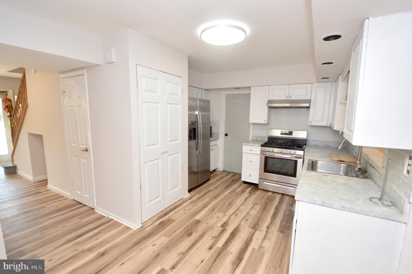 1826 Edgewood Pl Property Photo 4